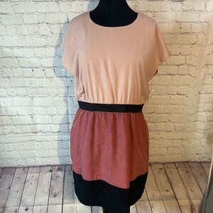 Size large pink short sleeve dress by Relativity. New with tags. Machine…